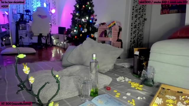 Gallery image thumbnail from SeySo's myfreecams stream on, 12/21/2022, 07:50 image 4 of 20