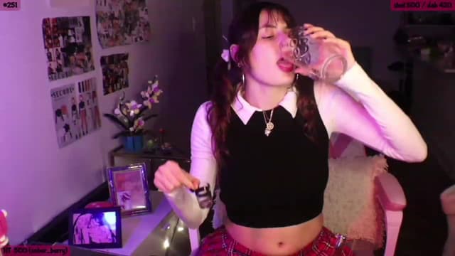 Gallery image thumbnail from SeySo's myfreecams stream on, 01/22/2023, 04:14 image 14 of 20