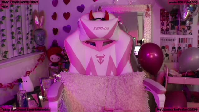 Gallery image thumbnail from SeySo's myfreecams stream on, 03/01/2023, 07:05 image 8 of 20