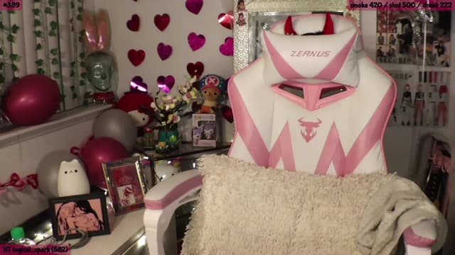Gallery image thumbnail from SeySo's myfreecams stream on, 03/08/2023, 24:53 image 16 of 20