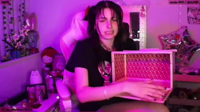 Gallery image thumbnail from SeySo's myfreecams stream on, 03/27/2023, 04:14 image 11 of 20