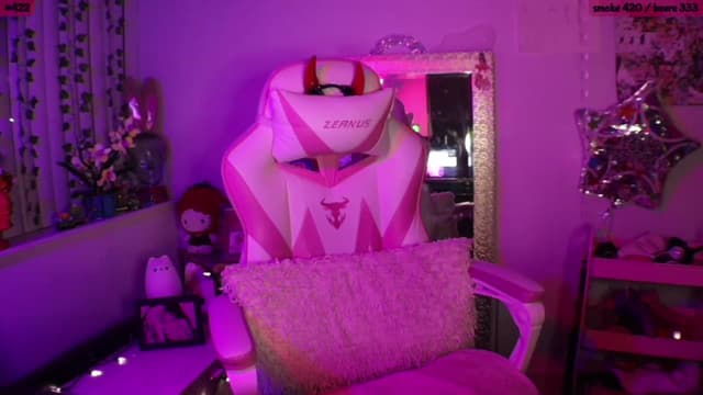 Gallery image thumbnail from SeySo's myfreecams stream on, 03/31/2023, 03:06 image 13 of 20