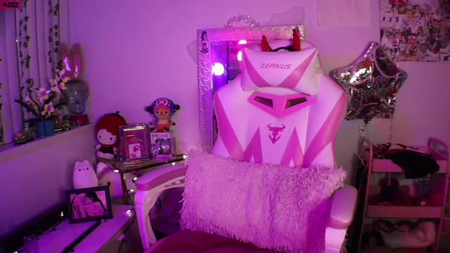 Gallery image thumbnail from SeySo's myfreecams stream on, 04/03/2023, 04:19 image 20 of 20