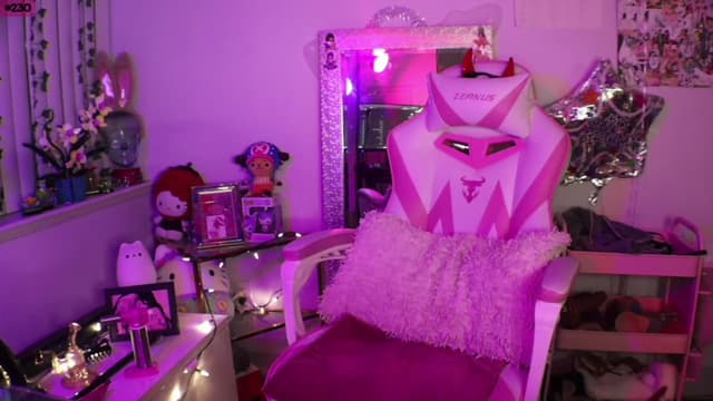 Gallery image thumbnail from SeySo's myfreecams stream on, 04/04/2023, 05:26 image 14 of 20