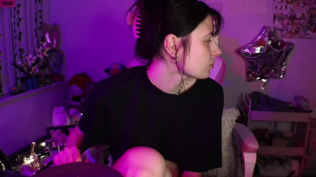 Gallery image thumbnail from SeySo's myfreecams stream on, 04/04/2023, 05:26 image 16 of 20