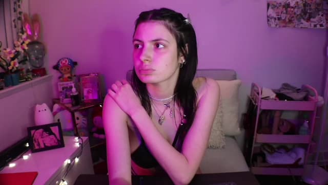 Gallery image thumbnail from SeySo's myfreecams stream on, 04/07/2023, 04:49 image 4 of 20