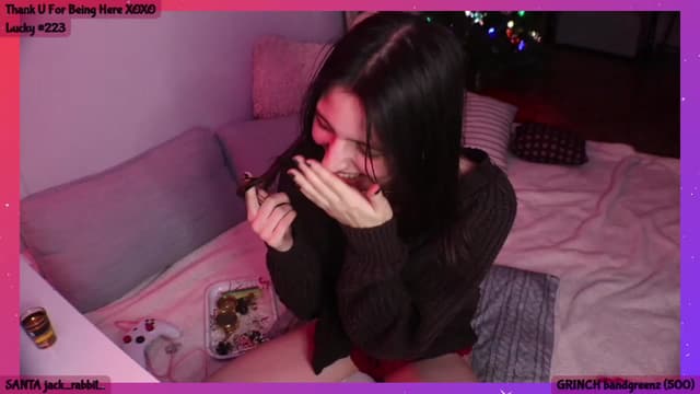 Gallery image thumbnail from Seynt's myfreecams stream on, 12/21/2023, 10:26 image 14 of 20