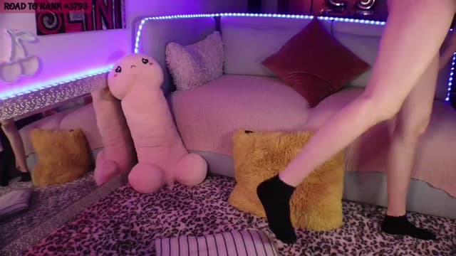 Gallery image thumbnail from Seynt's myfreecams stream on, 04/09/2024, 03:20 image 15 of 20