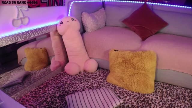 Gallery image thumbnail from Seynt's myfreecams stream on, 04/09/2024, 03:20 image 12 of 20