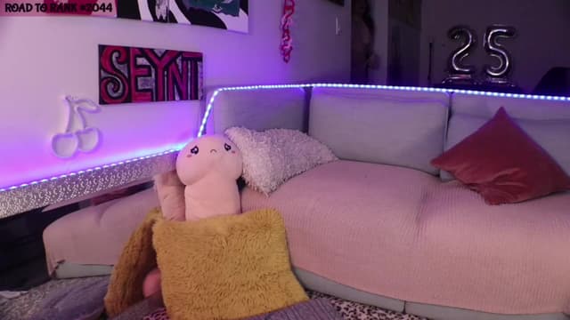 Gallery image thumbnail from Seynt's myfreecams stream on, 04/12/2024, 03:14 image 8 of 20