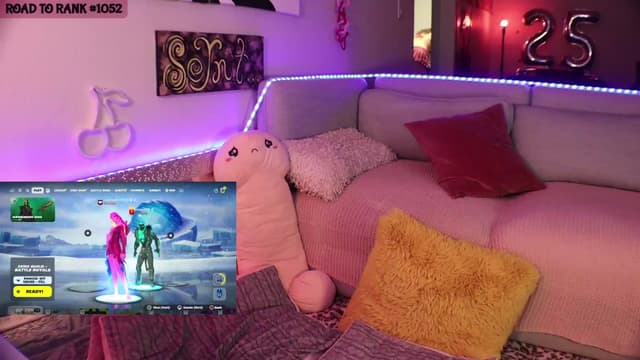 Gallery image thumbnail from Seynt's myfreecams stream on, 04/15/2024, 01:32 image 13 of 20