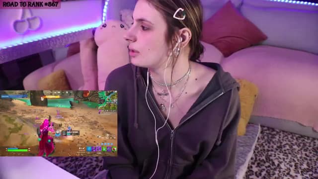 Gallery image thumbnail from Seynt's myfreecams stream on, 04/16/2024, 02:26 image 15 of 20