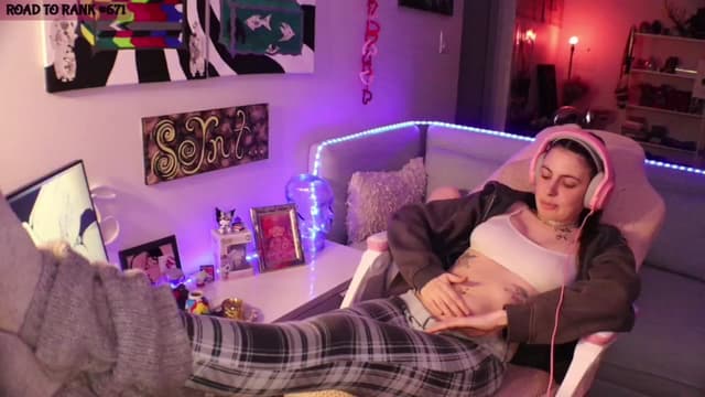 Gallery image thumbnail from Seynt's myfreecams stream on, 04/26/2024, 02:53 image 12 of 20
