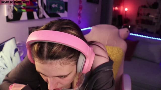 Gallery image thumbnail from Seynt's myfreecams stream on, 04/26/2024, 02:53 image 9 of 20