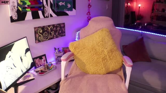 Gallery image thumbnail from Seynt's myfreecams stream on, 05/13/2024, 01:02 image 20 of 20