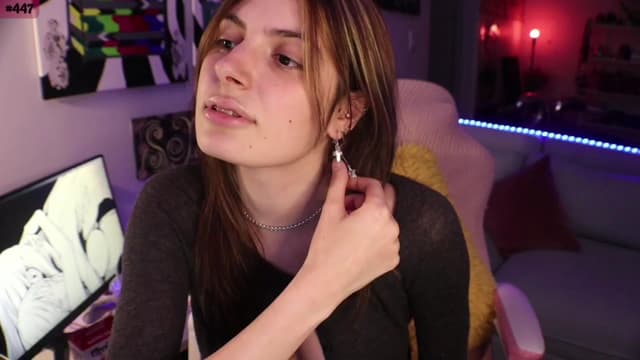 Gallery image thumbnail from Seynt's myfreecams stream on, 05/13/2024, 01:02 image 7 of 20