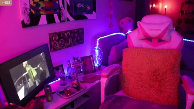 Gallery image thumbnail from Seynt's myfreecams stream on, 05/26/2024, 04:53 image 9 of 20