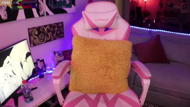 Gallery image thumbnail from Seynt's myfreecams stream on, 05/27/2024, 04:30 image 7 of 20