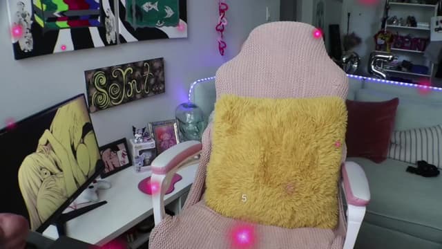 Gallery image thumbnail from Seynt's myfreecams stream on, 06/07/2024, 18:37 image 7 of 20