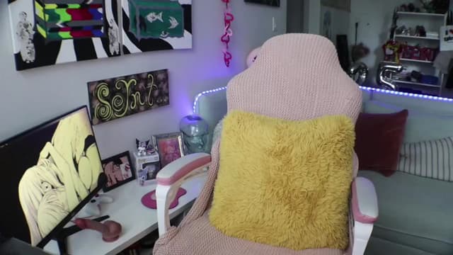 Gallery image thumbnail from Seynt's myfreecams stream on, 06/07/2024, 18:37 image 12 of 20