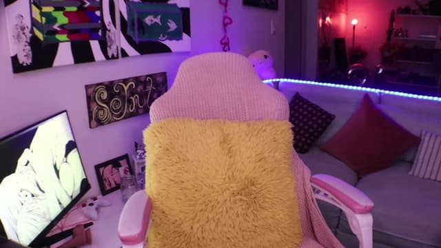 Gallery image thumbnail from Seynt's myfreecams stream on, 06/11/2024, 05:19 image 13 of 20