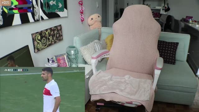 Gallery image thumbnail from Seynt's myfreecams stream on, 06/22/2024, 17:12 image 5 of 20