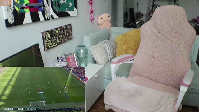 Gallery image thumbnail from Seynt's myfreecams stream on, 06/22/2024, 17:12 image 11 of 20