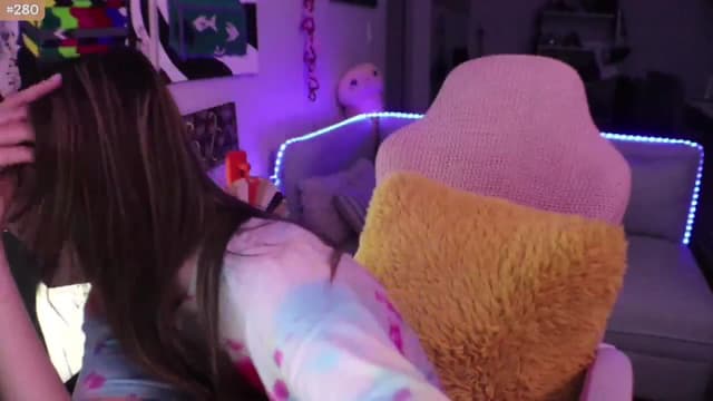 Gallery image thumbnail from Seynt's myfreecams stream on, 06/28/2024, 01:19 image 19 of 20