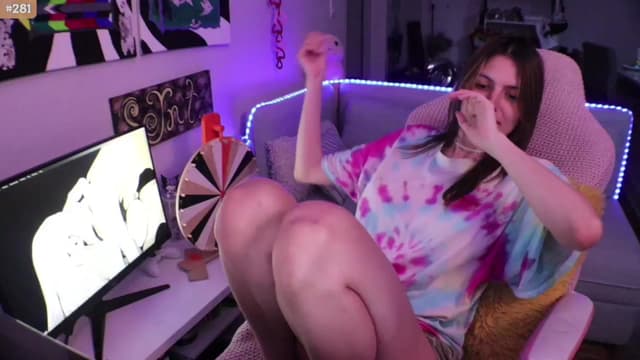 Gallery image thumbnail from Seynt's myfreecams stream on, 06/28/2024, 01:19 image 15 of 20