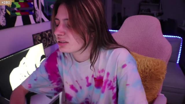 Gallery image thumbnail from Seynt's myfreecams stream on, 06/28/2024, 01:19 image 18 of 20