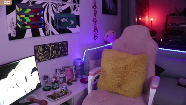Gallery image thumbnail from Seynt's myfreecams stream on, 07/04/2024, 02:10 image 11 of 20