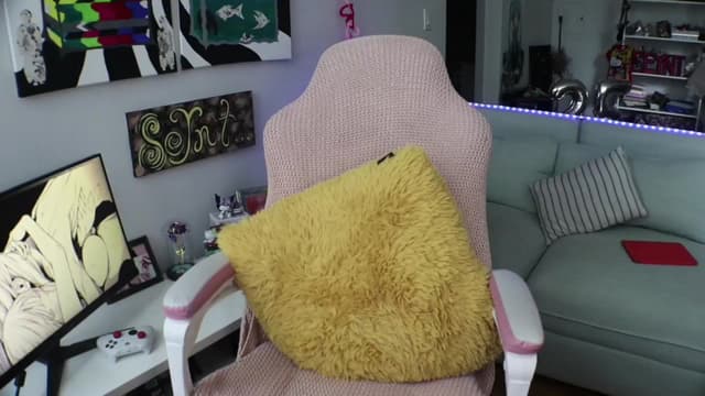 Gallery image thumbnail from Seynt's myfreecams stream on, 07/11/2024, 19:06 image 16 of 20