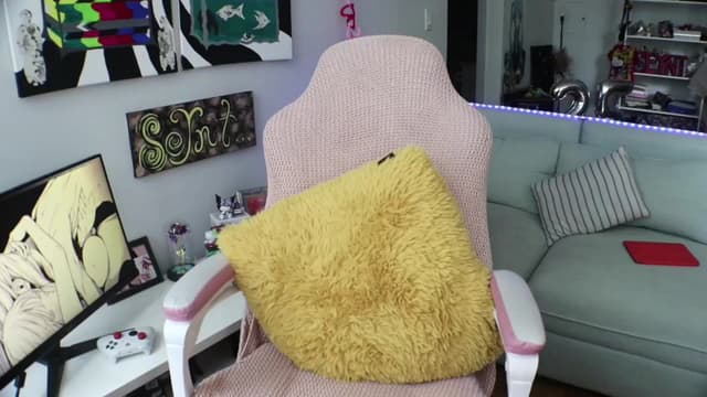 Gallery image thumbnail from Seynt's myfreecams stream on, 07/11/2024, 19:06 image 13 of 20