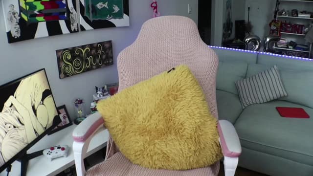Gallery image thumbnail from Seynt's myfreecams stream on, 07/11/2024, 19:06 image 15 of 20