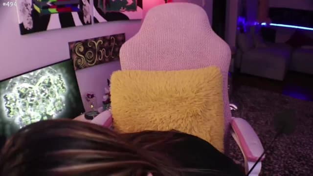 Gallery image thumbnail from Seynt's myfreecams stream on, 07/12/2024, 05:23 image 9 of 20