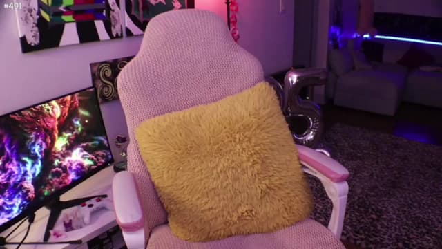 Gallery image thumbnail from Seynt's myfreecams stream on, 07/12/2024, 05:23 image 5 of 20