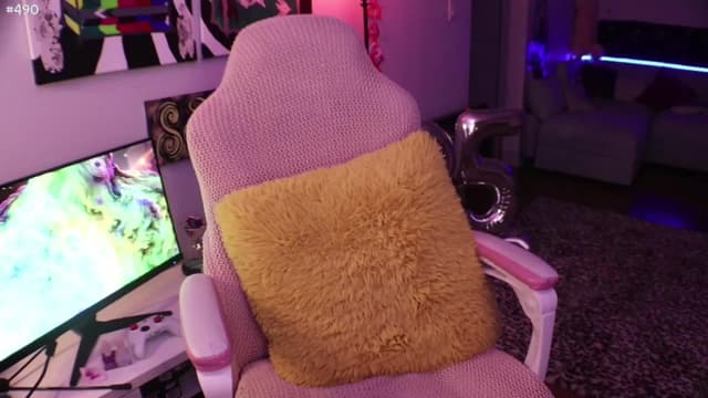 Gallery image thumbnail from Seynt's myfreecams stream on, 07/12/2024, 05:23 image 4 of 20