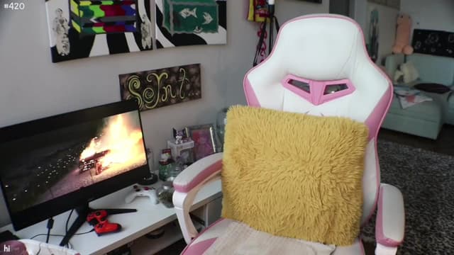 Gallery image thumbnail from Seynt's myfreecams stream on, 07/22/2024, 24:08 image 10 of 20