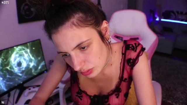 Gallery image thumbnail from Seynt's myfreecams stream on, 08/01/2024, 24:55 image 14 of 20