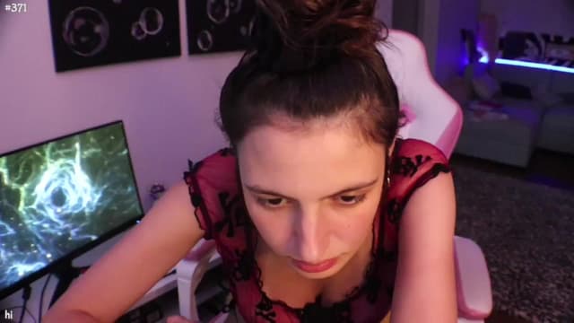 Gallery image thumbnail from Seynt's myfreecams stream on, 08/01/2024, 24:55 image 13 of 20