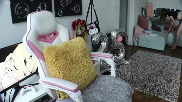 Gallery image thumbnail from Seynt's myfreecams stream on, 08/02/2024, 01:52 image 3 of 20