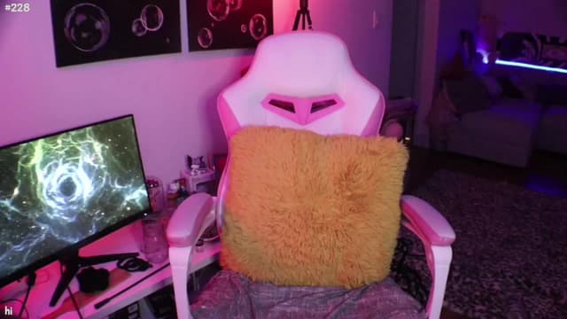 Gallery image thumbnail from Seynt's myfreecams stream on, 08/05/2024, 08:30 image 15 of 20