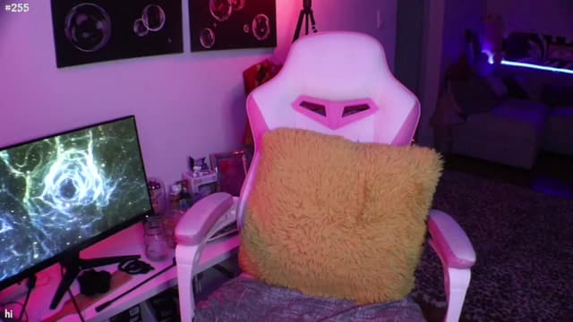 Gallery image thumbnail from Seynt's myfreecams stream on, 08/05/2024, 08:30 image 6 of 20