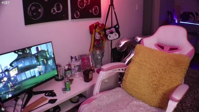Gallery image thumbnail from Seynt's myfreecams stream on, 08/08/2024, 03:39 image 6 of 20