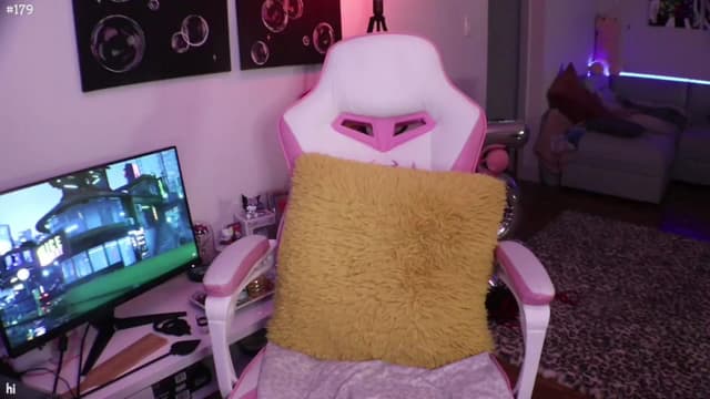 Gallery image thumbnail from Seynt's myfreecams stream on, 08/08/2024, 03:39 image 16 of 20