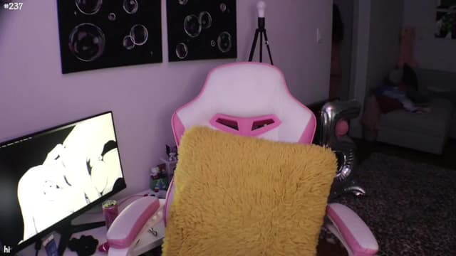 Gallery image thumbnail from Seynt's myfreecams stream on, 08/14/2024, 01:48 image 15 of 20
