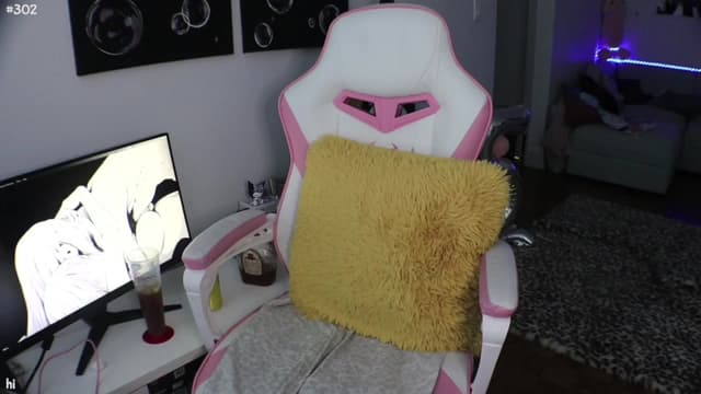 Gallery image thumbnail from Seynt's myfreecams stream on, 08/18/2024, 23:49 image 11 of 20
