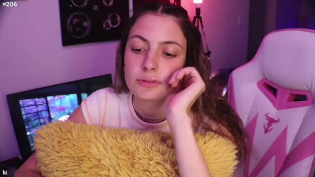 Gallery image thumbnail from Seynt's myfreecams stream on, 08/23/2024, 24:02 image 19 of 20