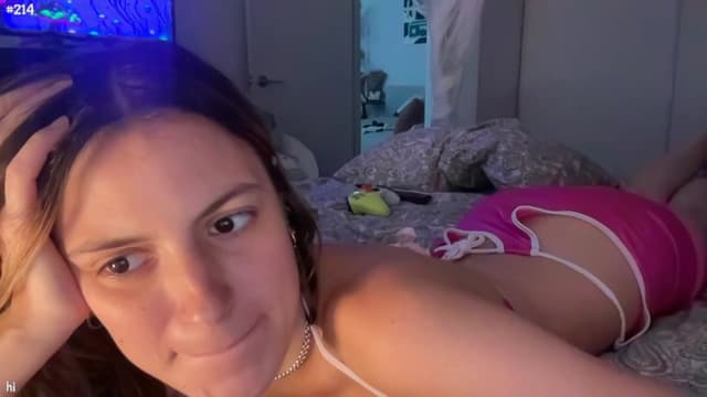 Gallery image thumbnail from Seynt's myfreecams stream on, 08/25/2024, 21:26 image 15 of 20