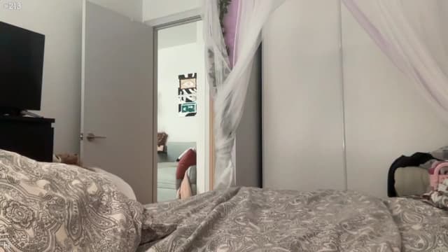 Gallery image thumbnail from Seynt's myfreecams stream on, 08/27/2024, 17:23 image 1 of 20